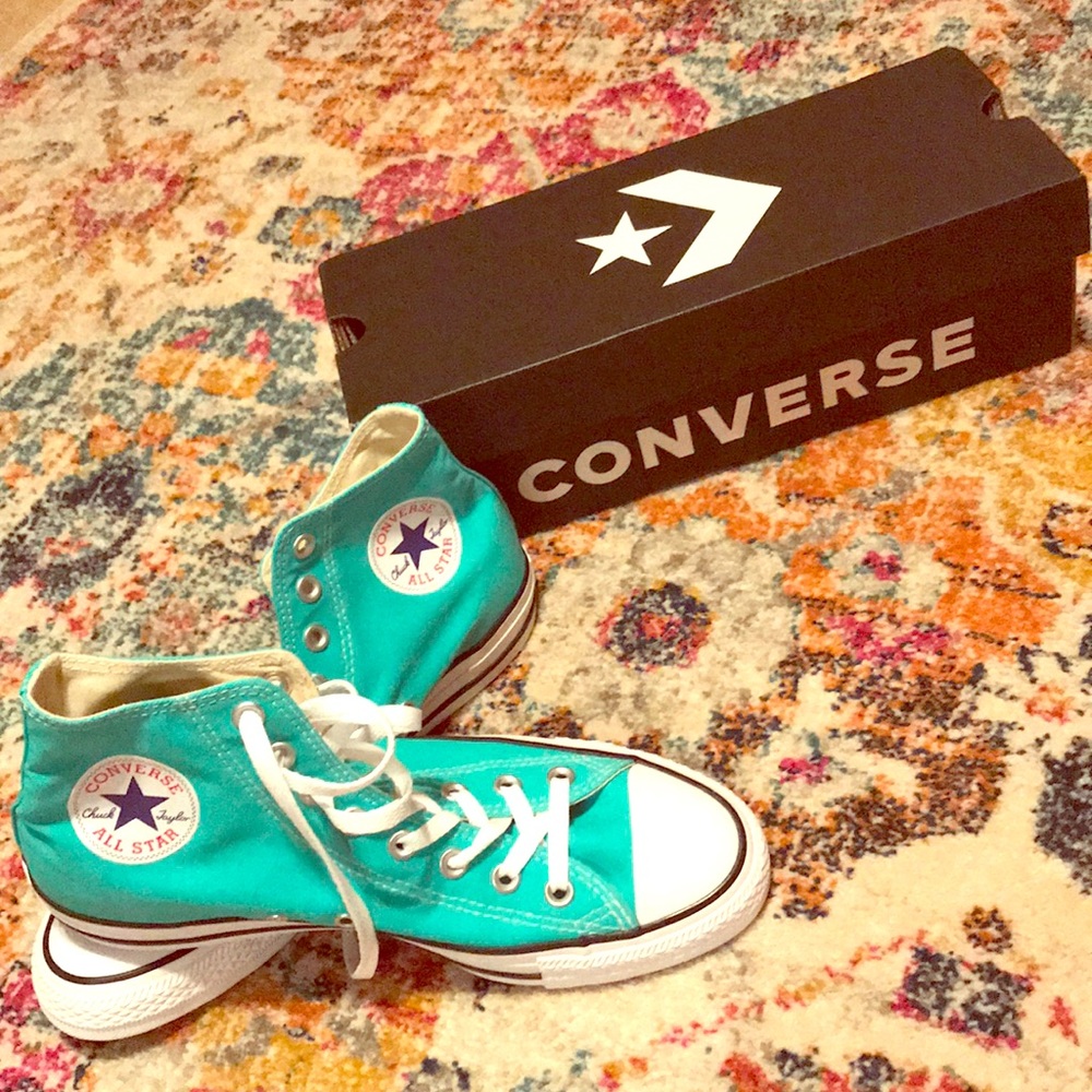 Women’s Teal Converse - New!